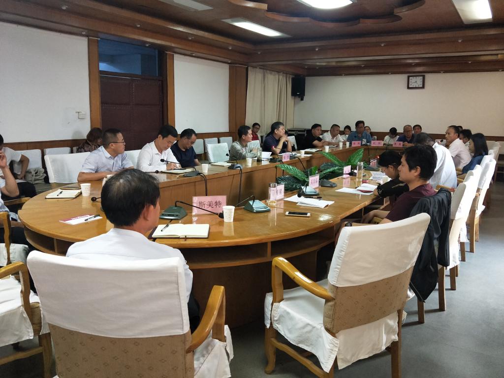 与县乡镇及企业负责人座谈